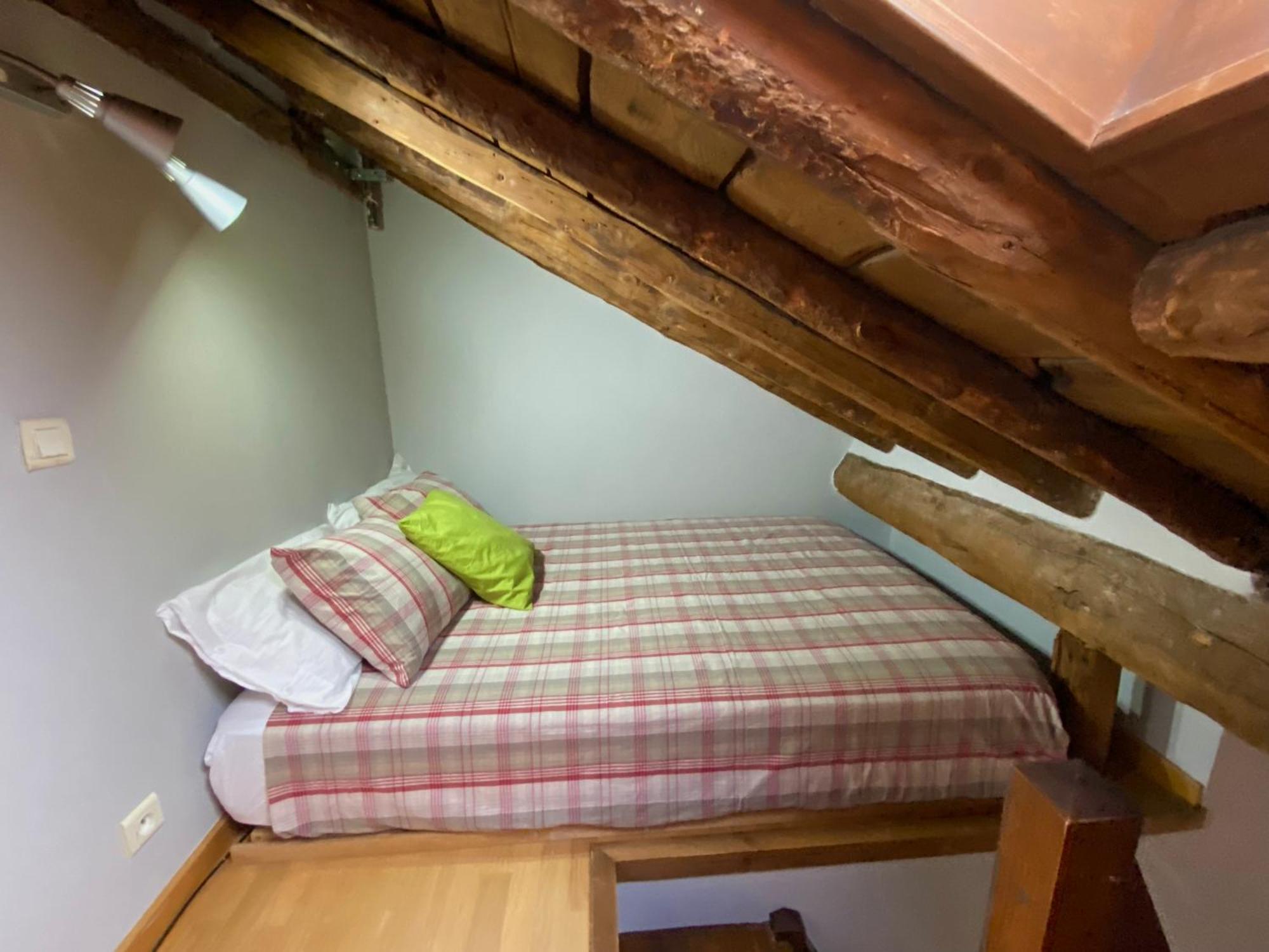 Apartment Loft De La Place Bourg-Madame